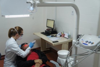 HCC implanta tratamento odontológico para pacientes com câncer